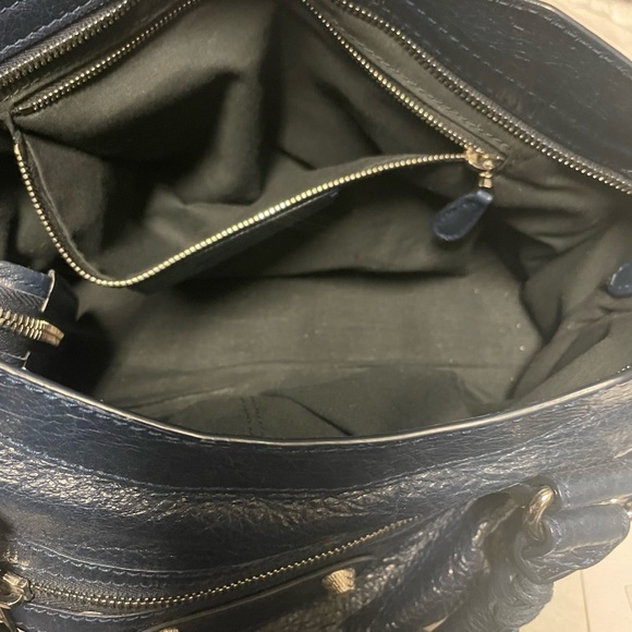 Balenciaga City Bag Medium shoulder strap & handles - Picture 9 of 16